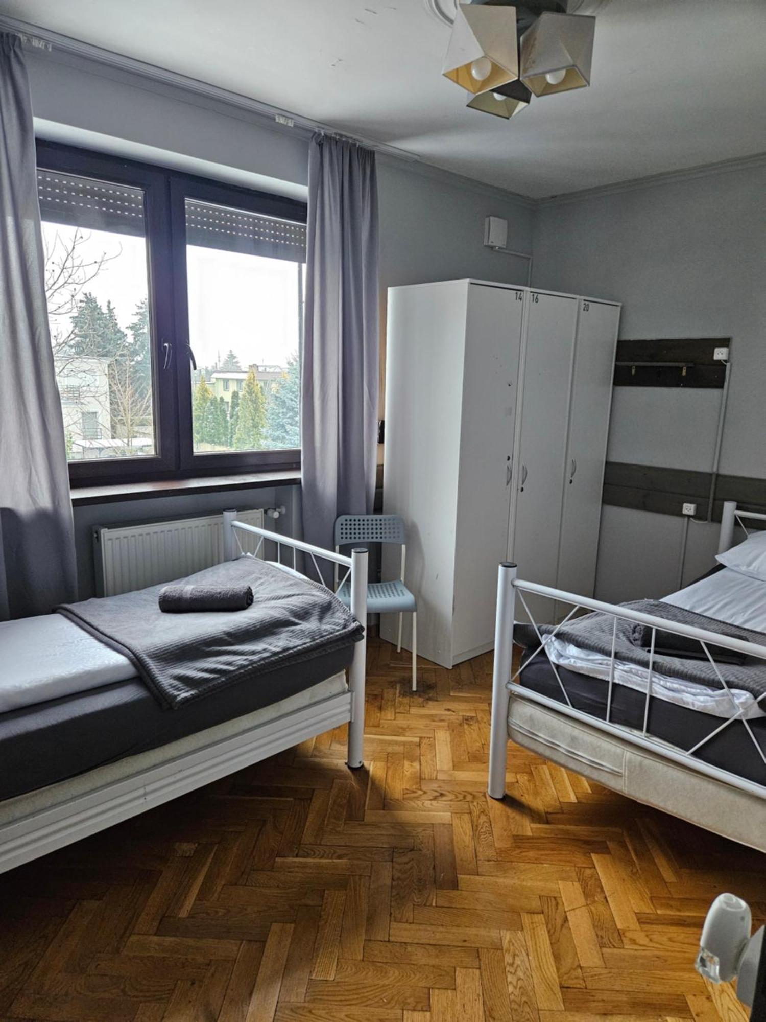 Pokoje Pracownicze Кімнати Для Працівників,Гуртожиток Swarzędz Eksteriør bilde