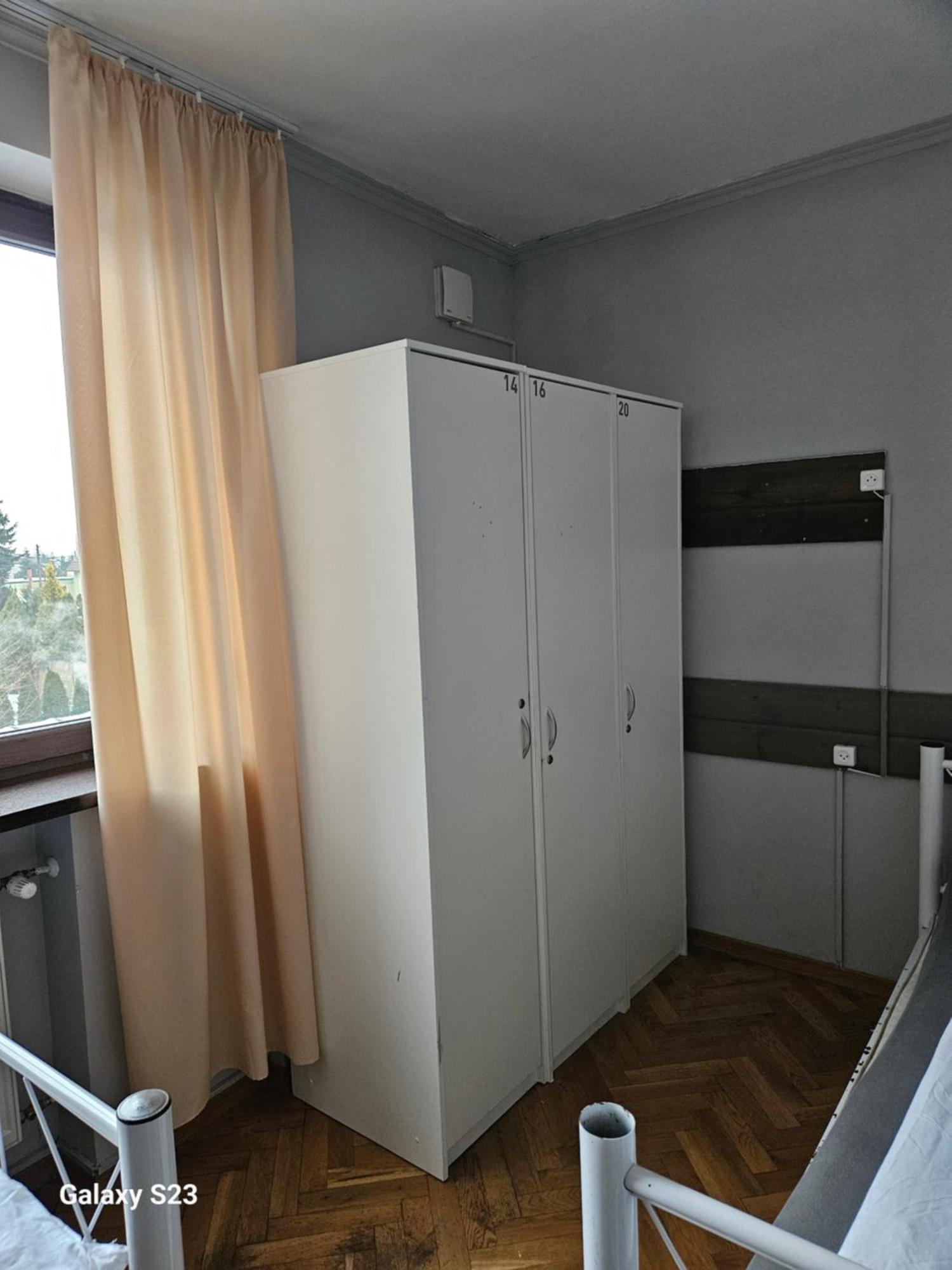 Pokoje Pracownicze Кімнати Для Працівників,Гуртожиток Swarzędz Eksteriør bilde