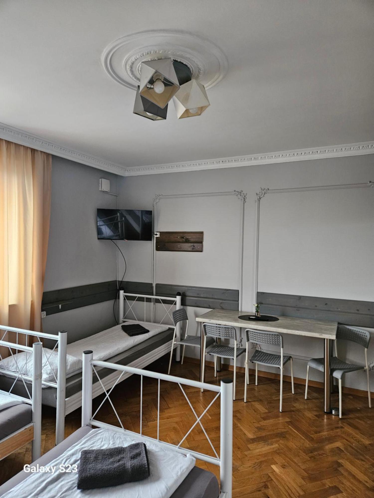 Pokoje Pracownicze Кімнати Для Працівників,Гуртожиток Swarzędz Eksteriør bilde